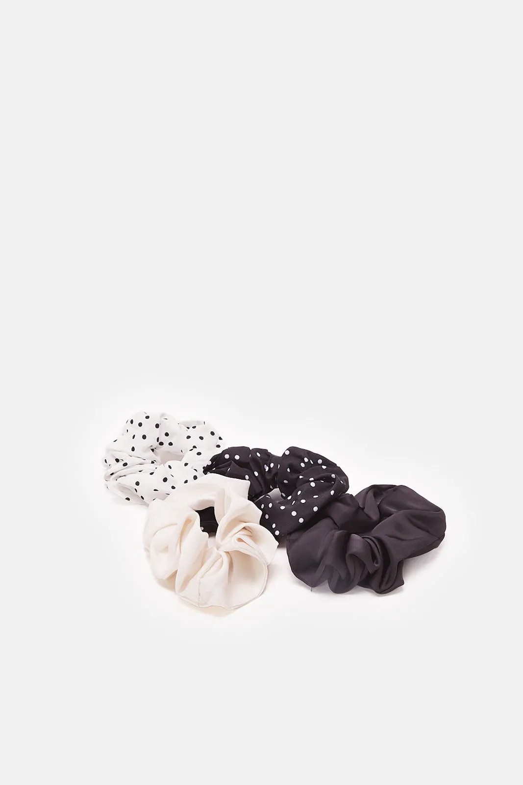 Women Black And White Printed Scrunchy Set (4 Piece) sold by Redtag product image thumbnail 3