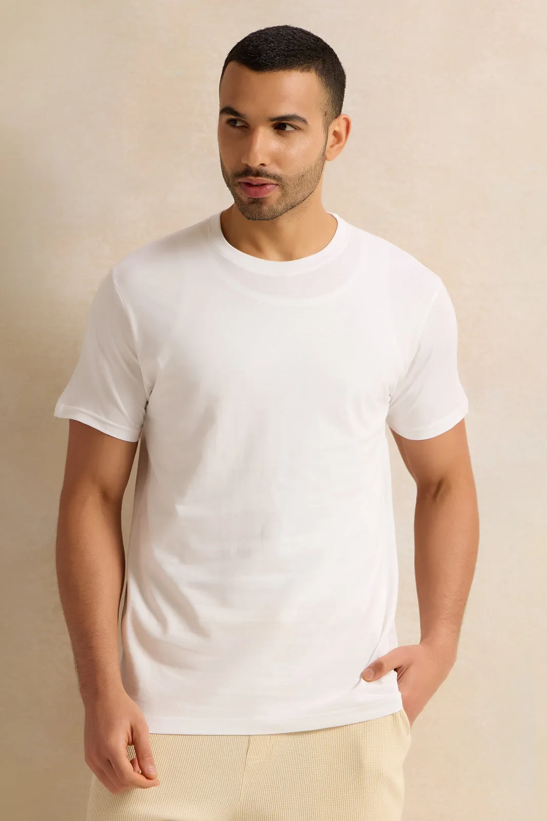 Men White Solid T-Shirt sold by Redtag