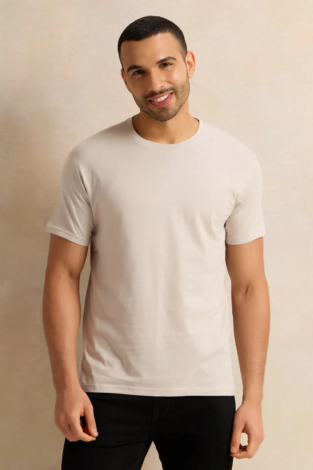 Men Grey Solid Basic T-Shirt sold by Redtag