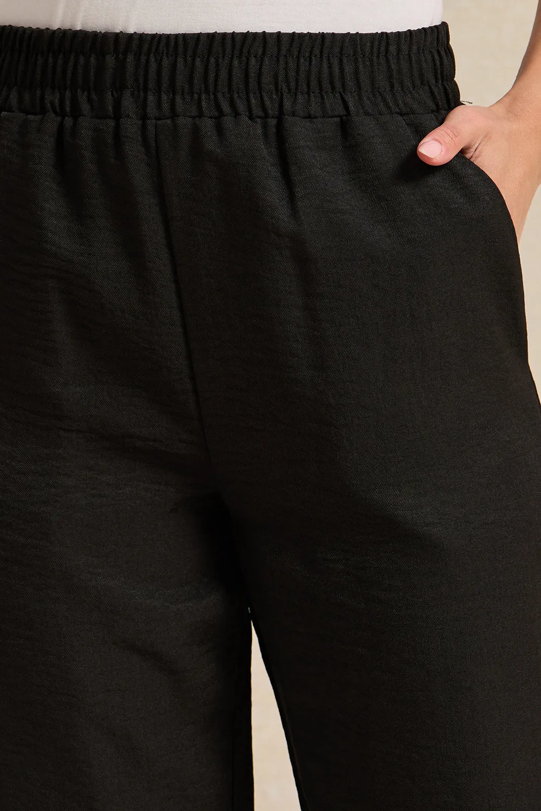 Women Black Plain Straight Trouser sold by Redtag product image thumbnail 4