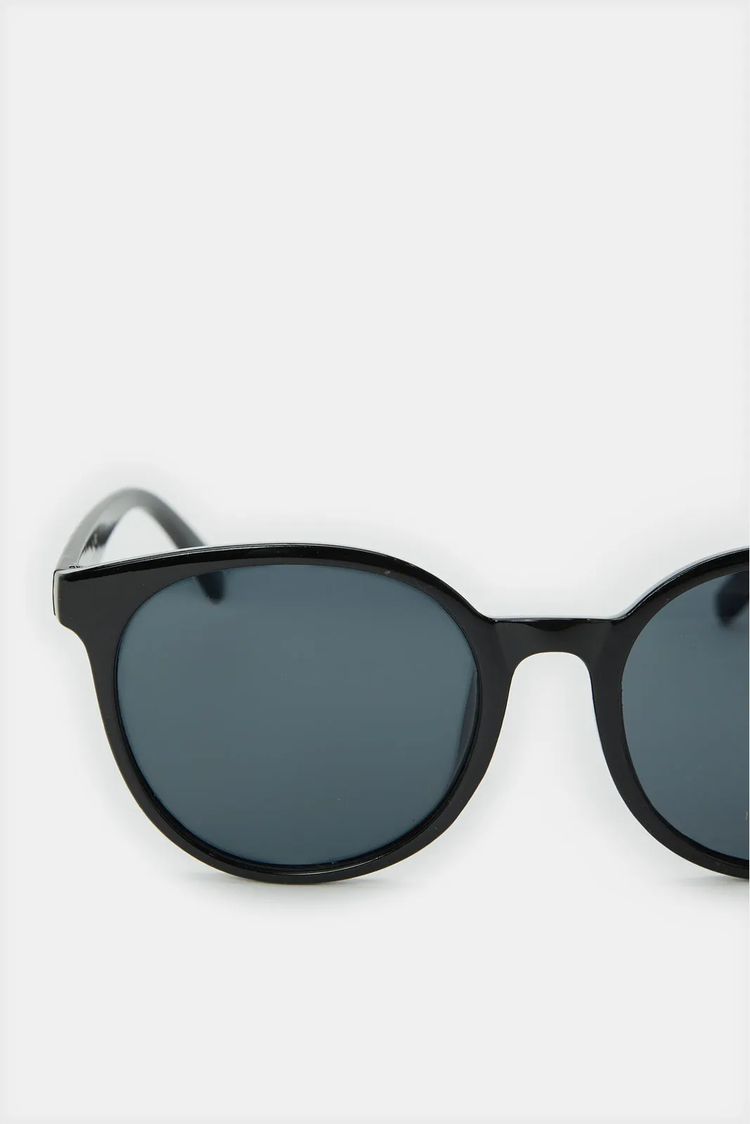 Men Black Round Sunglasses sold by Redtag product image thumbnail 4