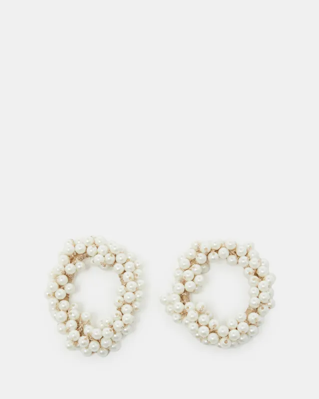 Women White Pearl Embellished Scrunchy Set (2 Piece) sold by Redtag
