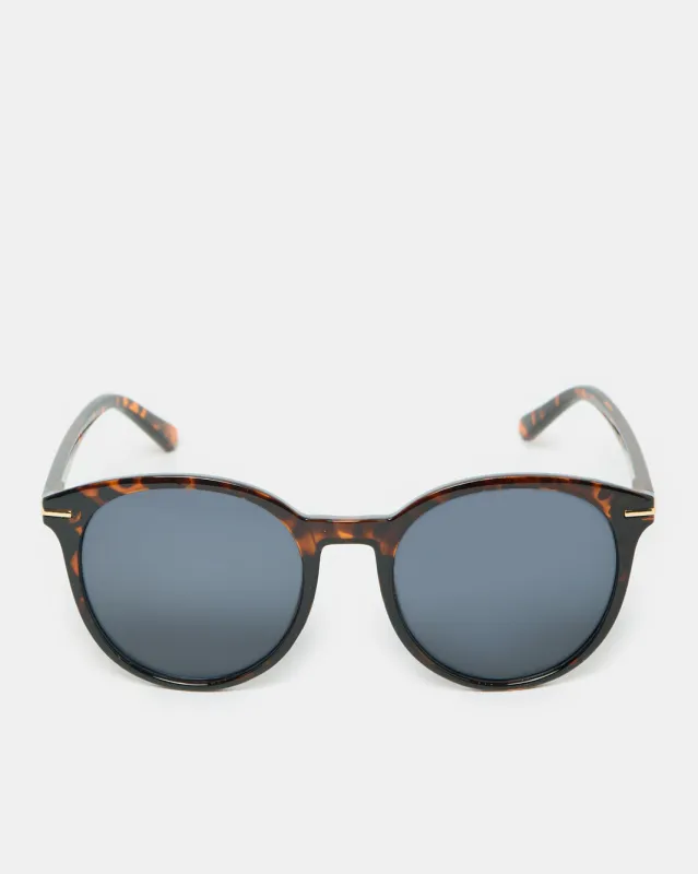 Women Black Round Sunglasses sold by Redtag