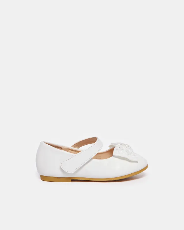 Infant Girls White Bow Ballerina sold by Redtag