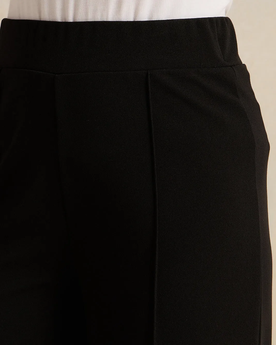 Women Black Plain Wide Leg Trousers sold by Redtag product image thumbnail 4