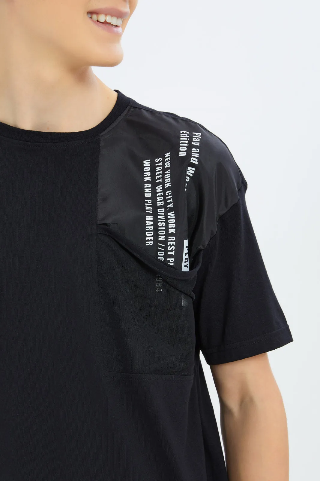 Senior Boys Black Oversized Mesh Pocket Tee sold by Redtag product image thumbnail 4