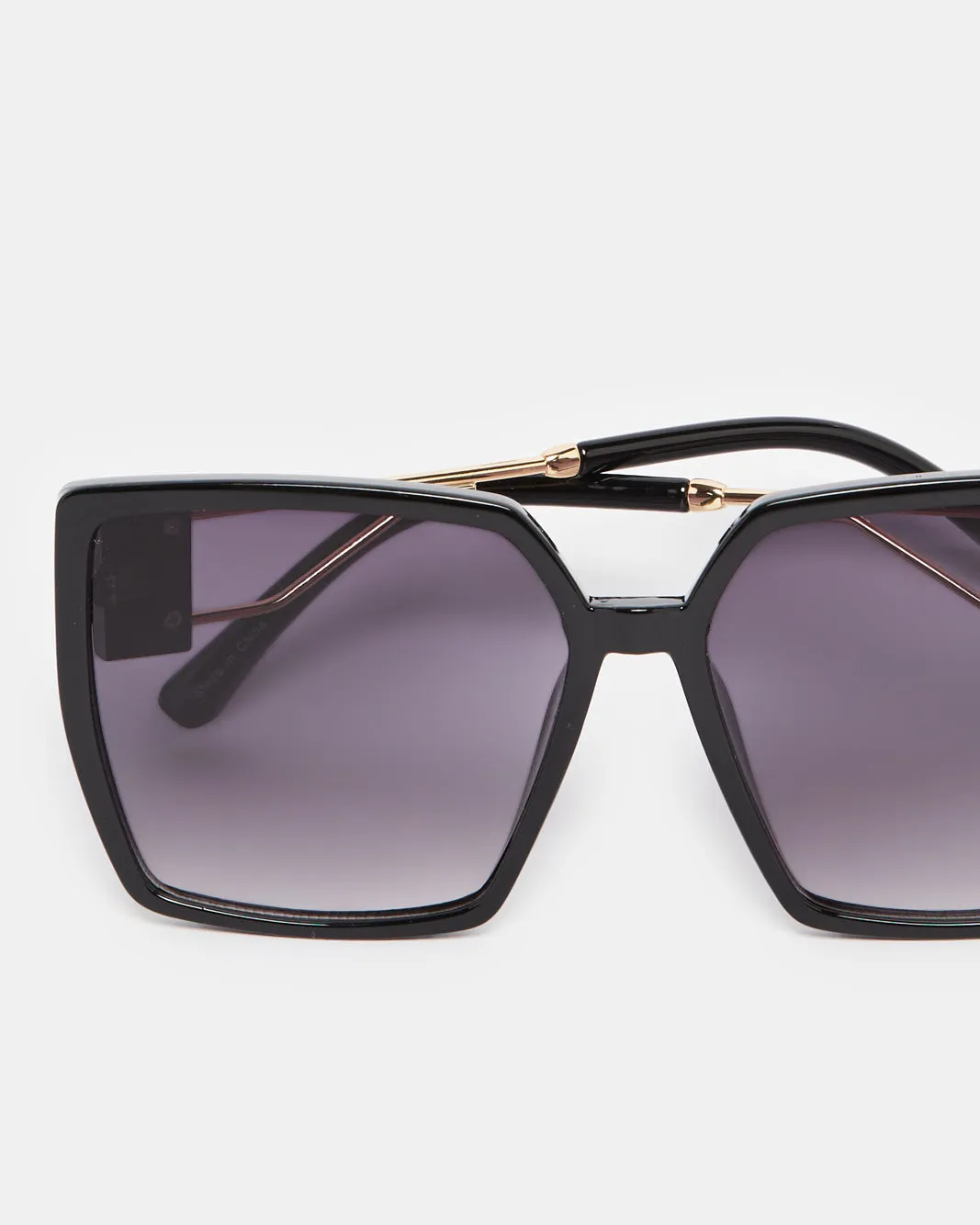 Women Black Oversize Sunglasses sold by Redtag product image thumbnail 4