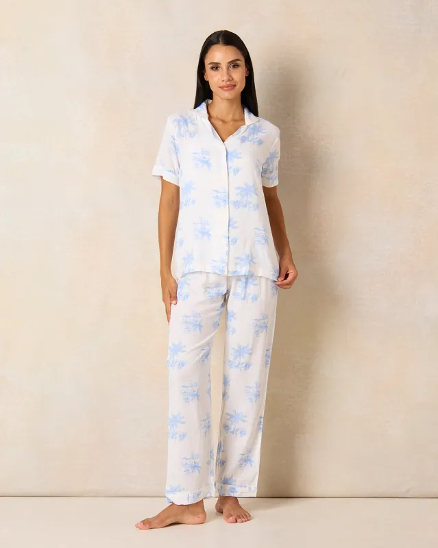Women Green And White  Printed Pyjama Set (2 Piece) sold by Redtag