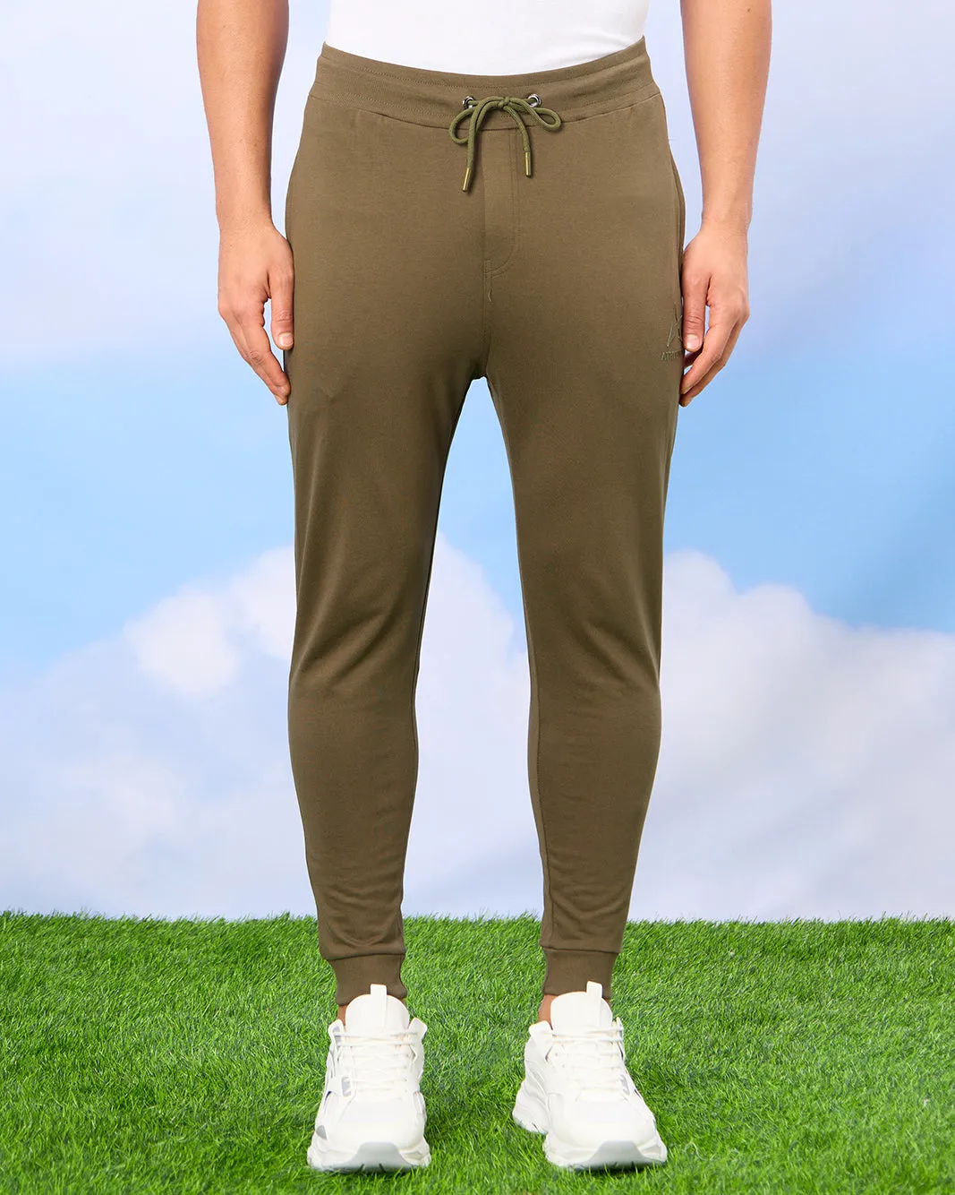 Men Green Solid Active Pants sold by Redtag