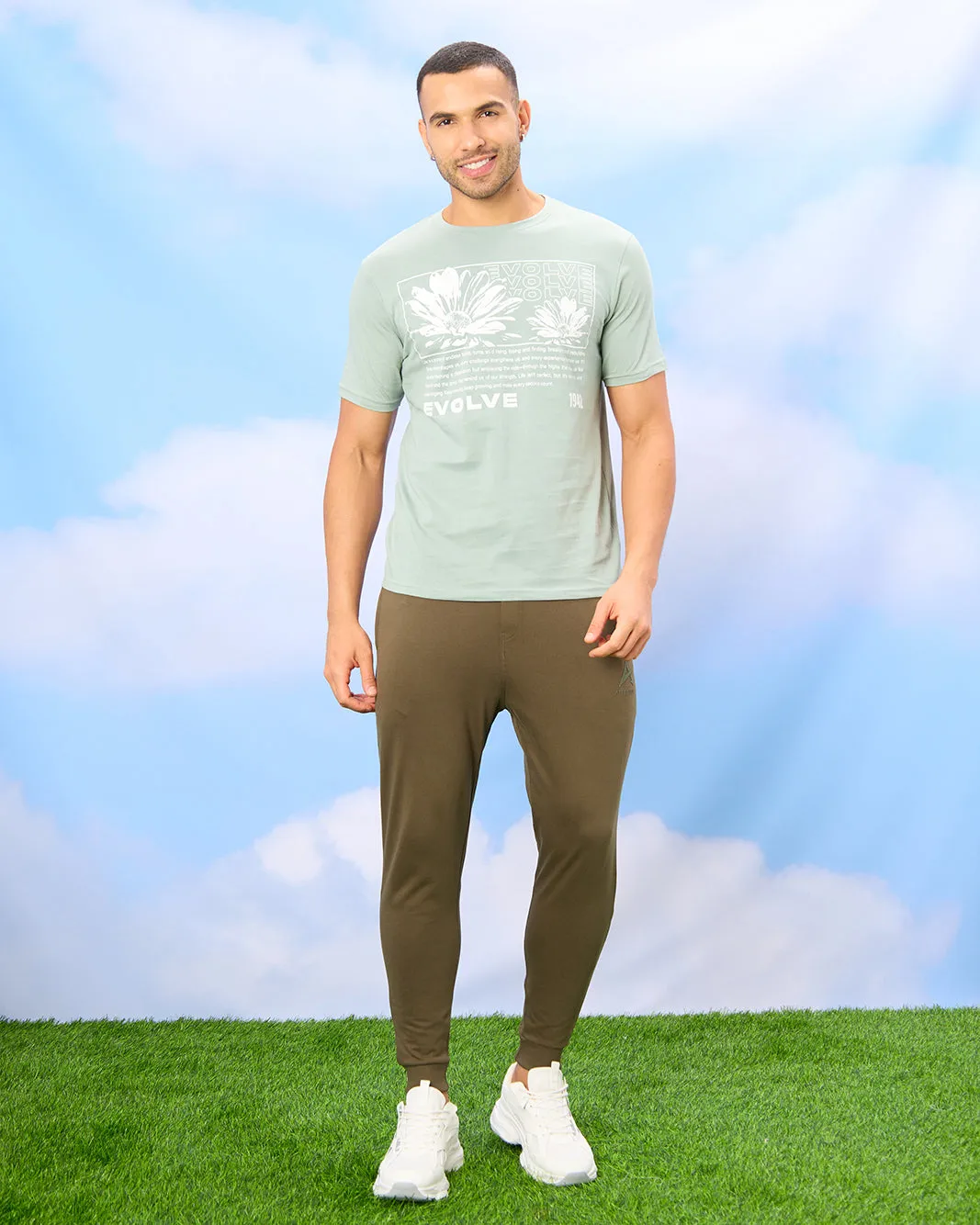 Men Green Solid Active Pants sold by Redtag product image thumbnail 2