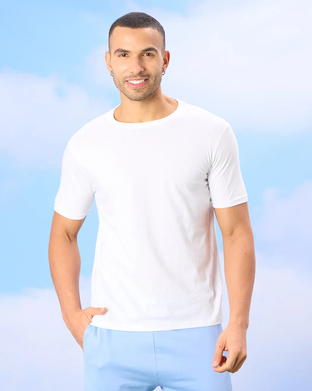 Men White Basic Solid T-Shirt sold by Redtag