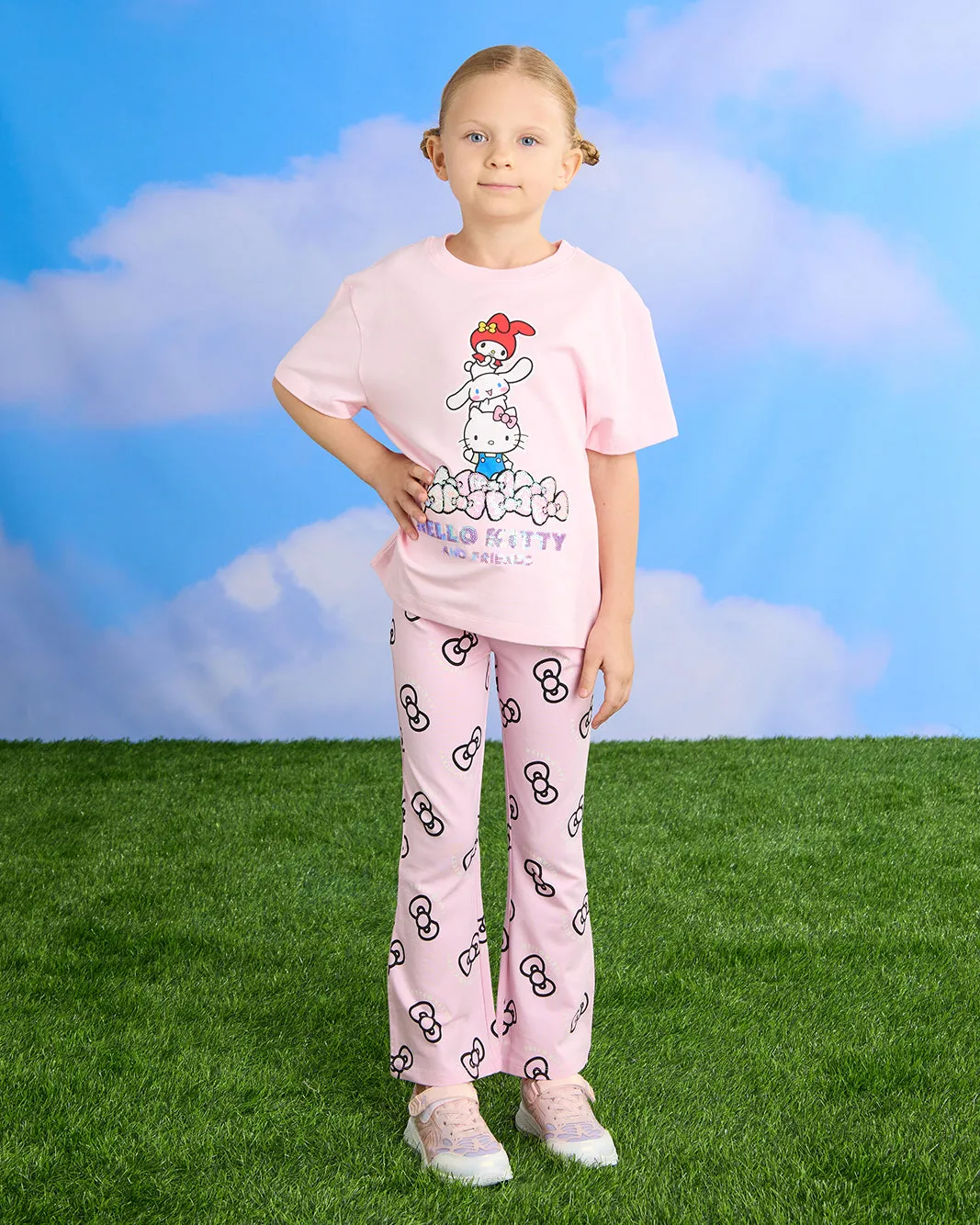 Girls Pink Hello Kitty Print Flared Leggings sold by Redtag product image thumbnail 2