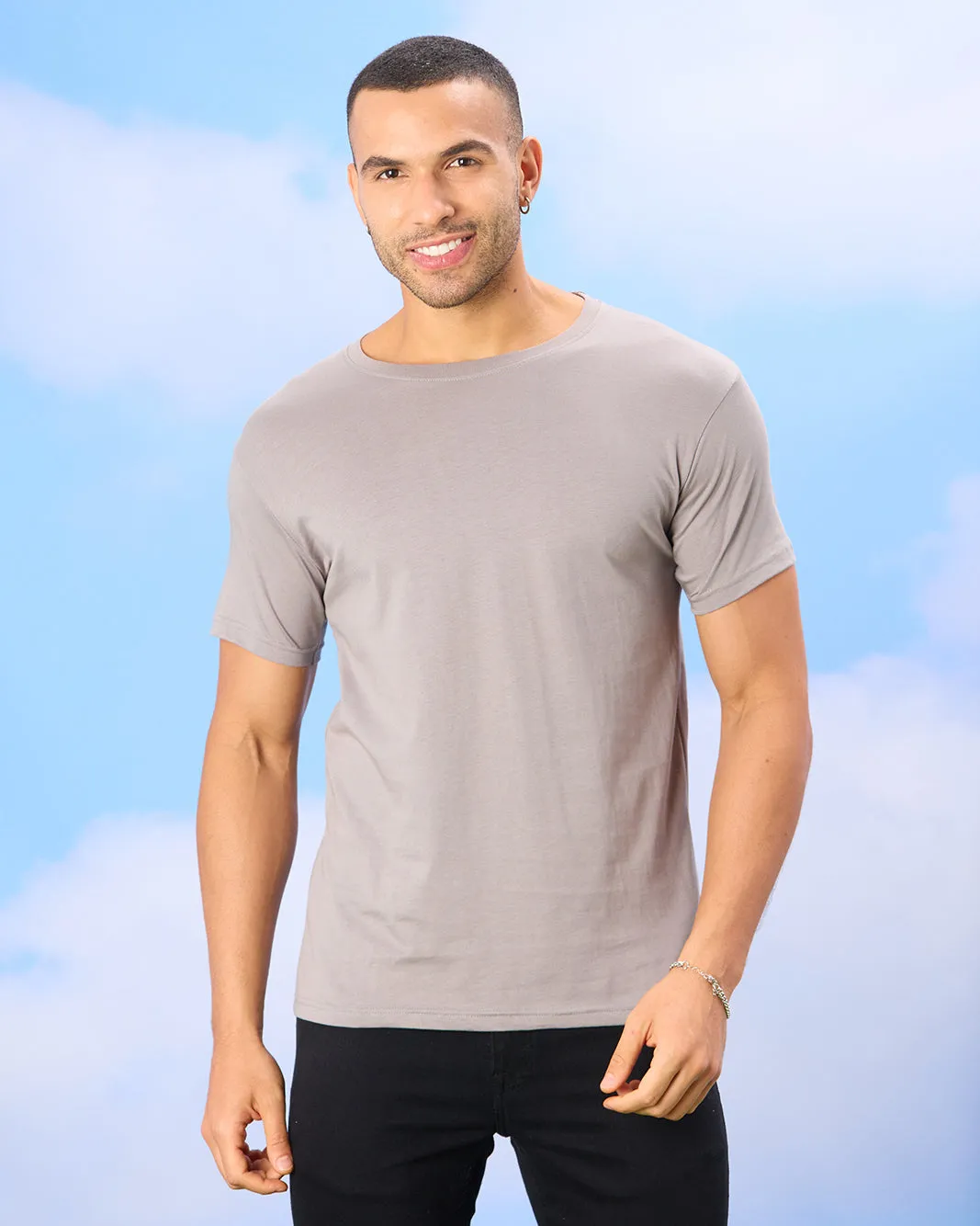 Men Grey Basic Solid T-Shirt sold by Redtag