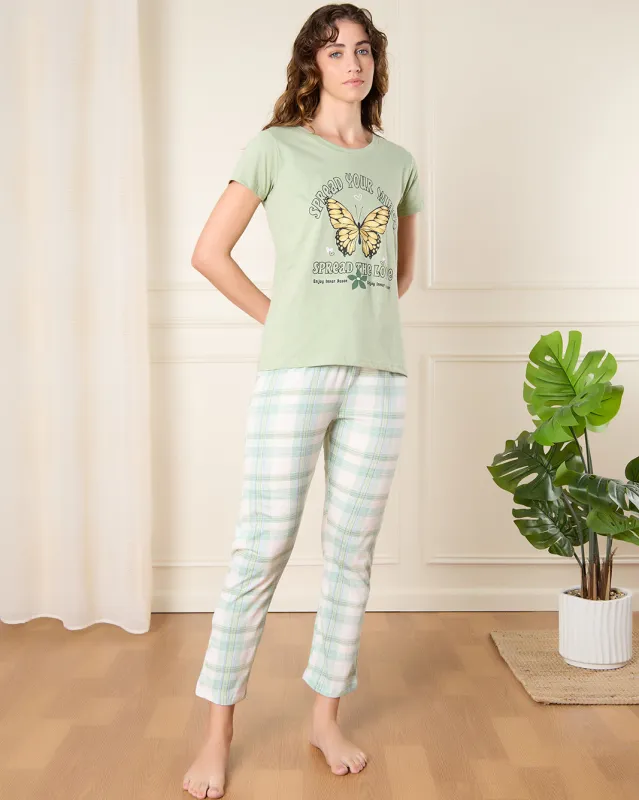 Women Green Printed Pyjama Set (2 Piece) sold by Redtag