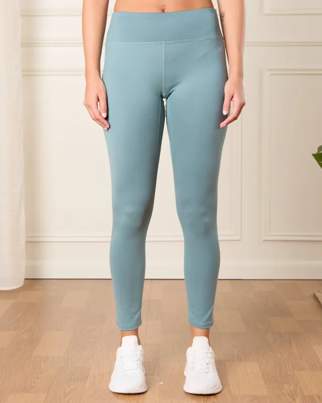 Women Green Plain Active Leggings sold by Redtag