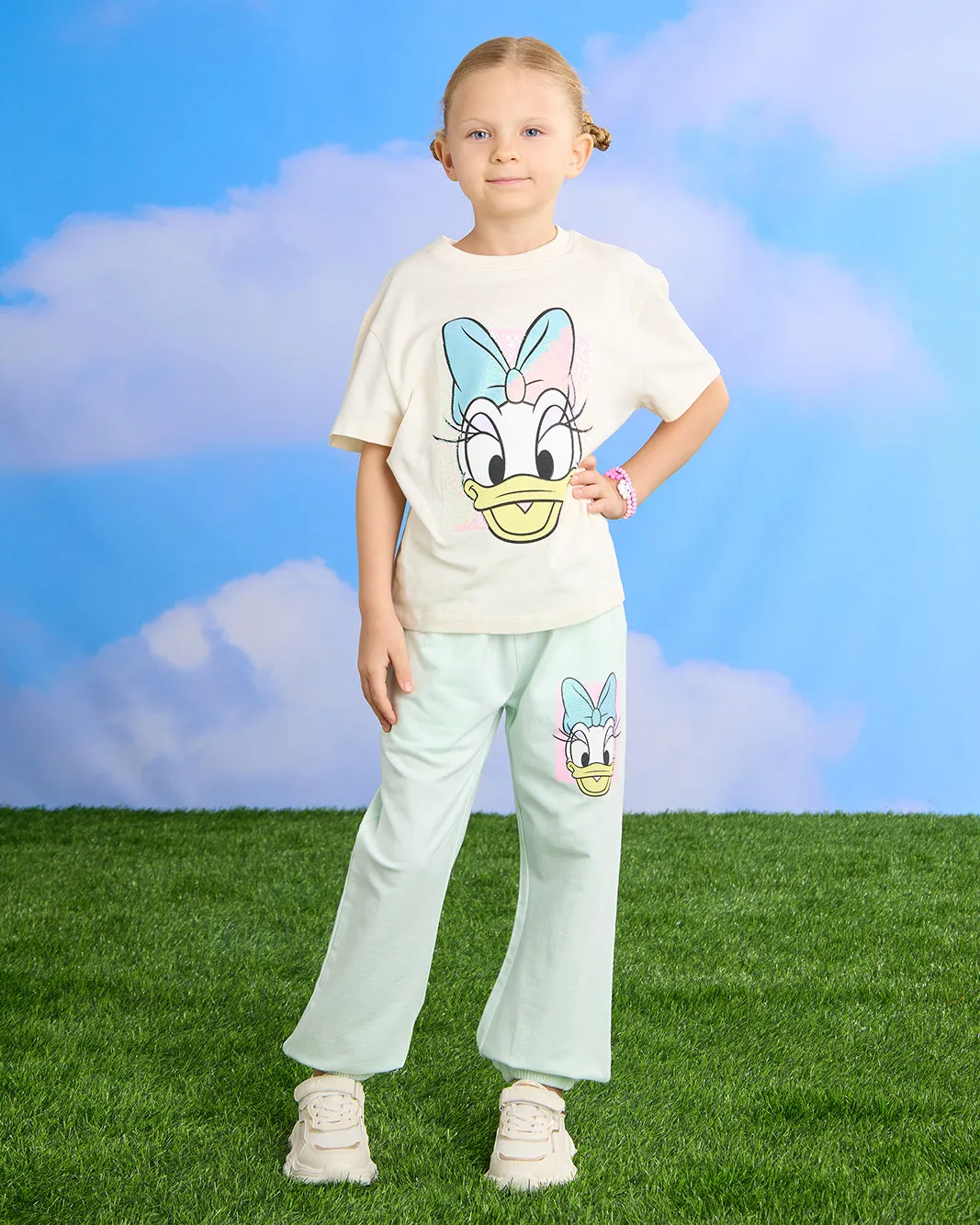 Girls Green Daisy Duck Embellishment Active Tracks Pants sold by Redtag product image thumbnail 2