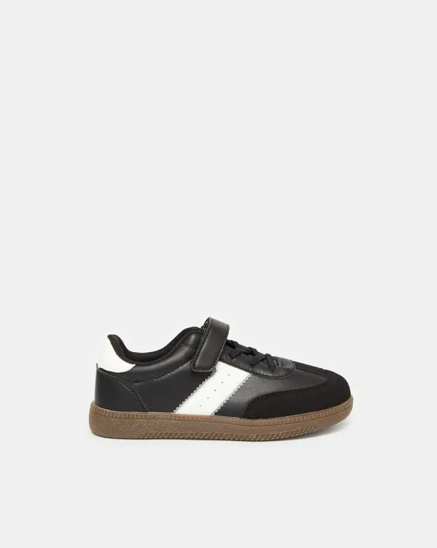 Senior Boys Black Retro Sneakers sold by Redtag