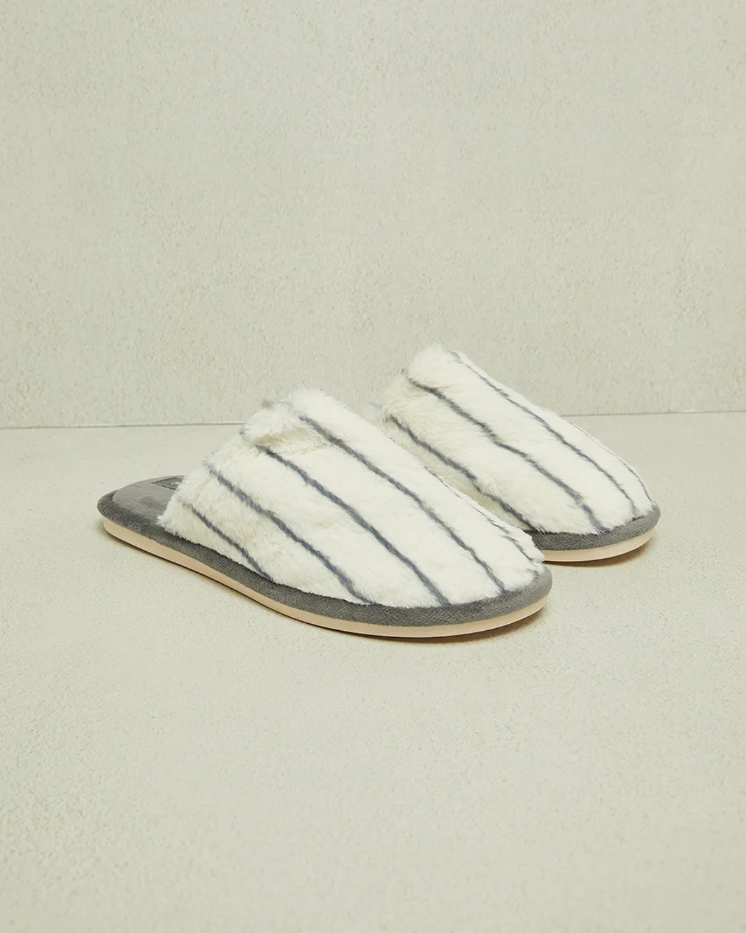 Men White And Grey Striped Slippers sold by Redtag product image thumbnail 3
