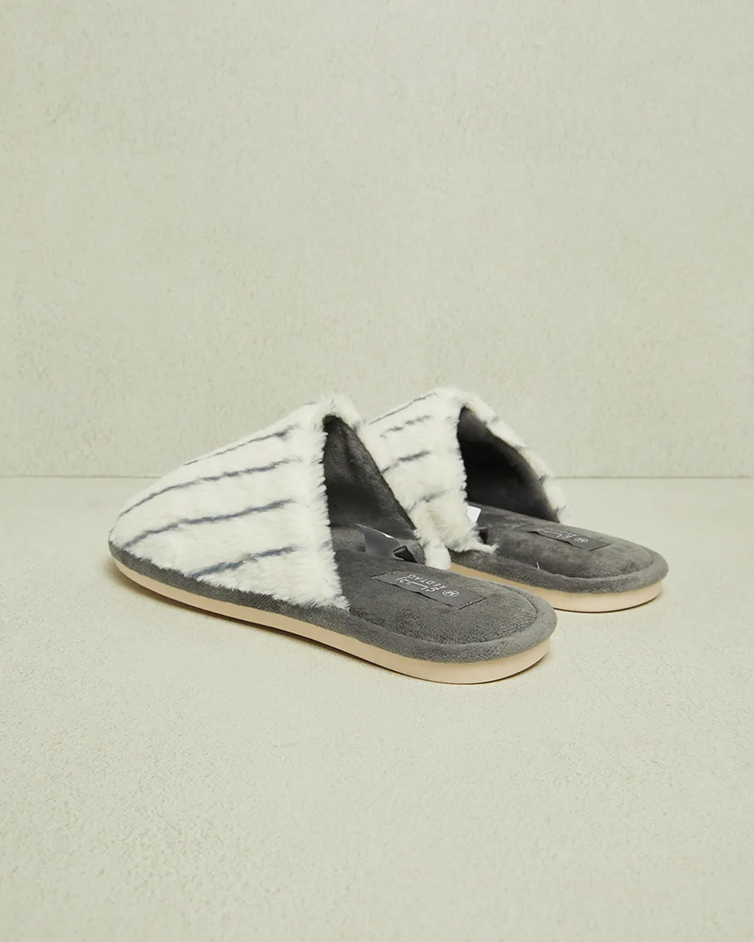 Men White And Grey Striped Slippers sold by Redtag product image thumbnail 5