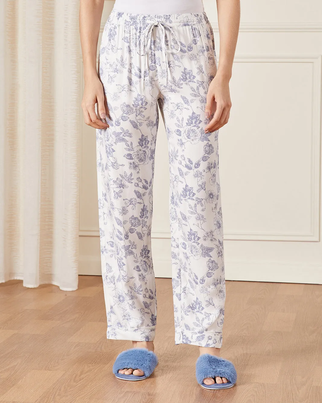 Women White Collared Pyjama Set (2 Piece) sold by Redtag product image thumbnail 3