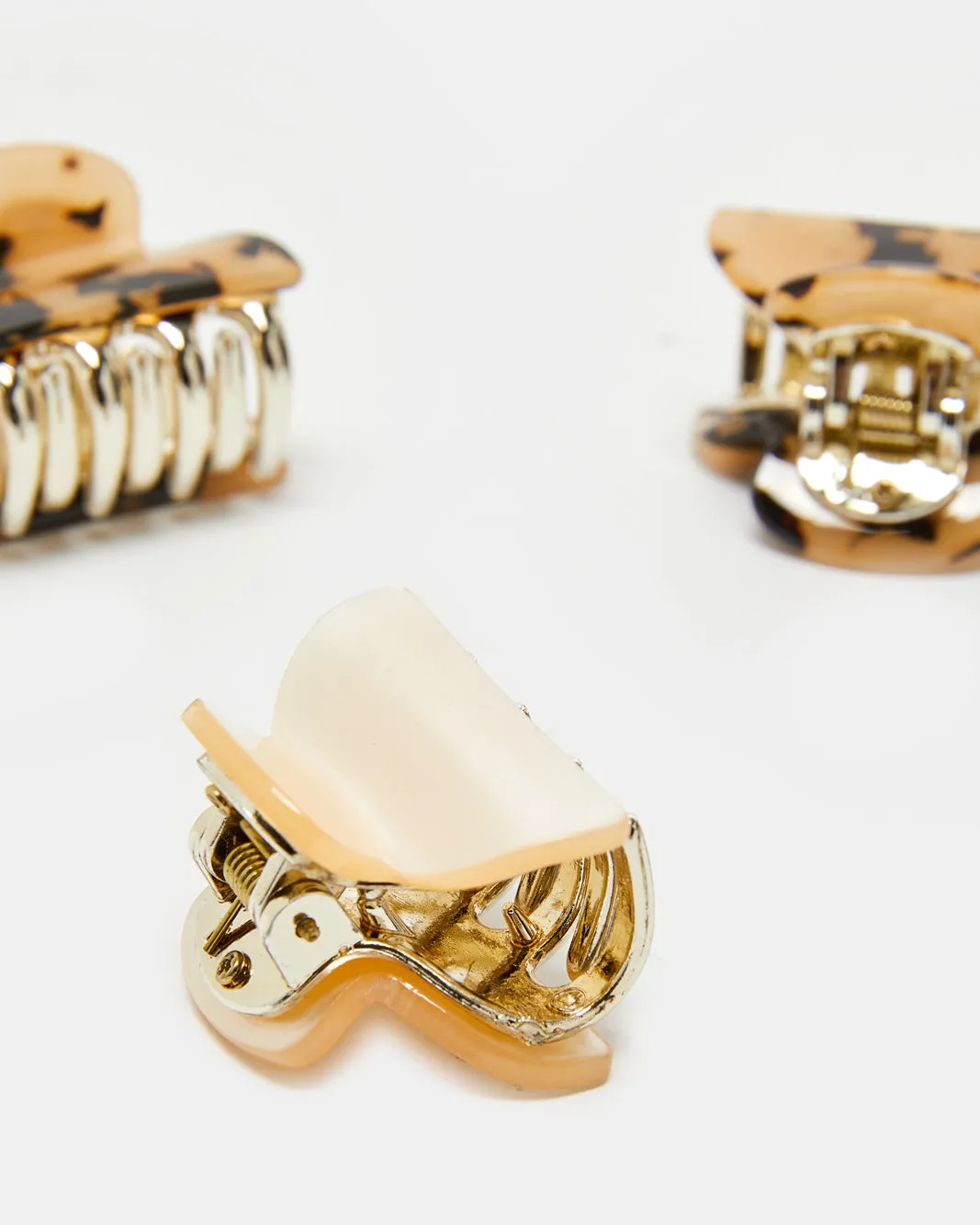 Women Beige Hair Claw Set (Pack of 3) sold by Redtag product image thumbnail 4