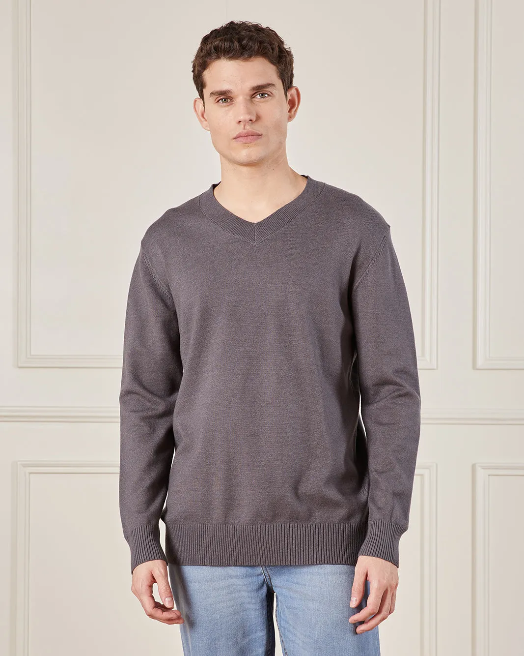 Men Charcoal Solid Sweater sold by Redtag