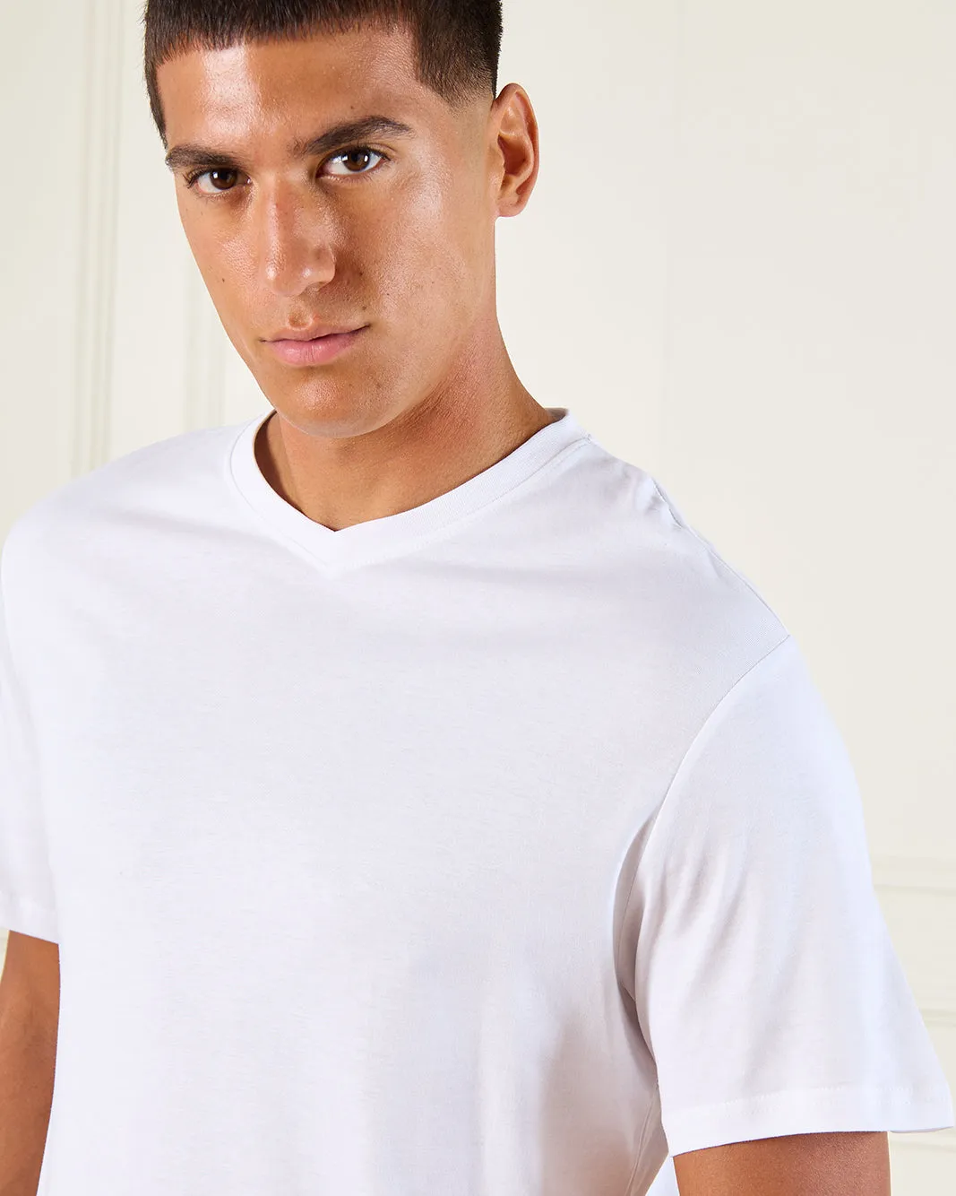 Men White Basic Solid T-Shirt sold by Redtag product image thumbnail 4