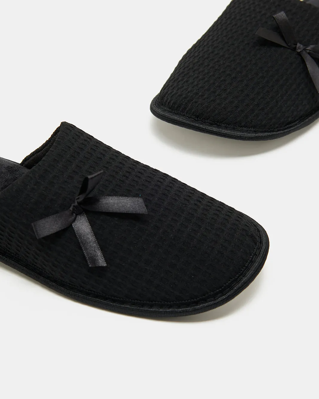 Women Black Textured Closed Toe Slipper sold by Redtag product image thumbnail 3