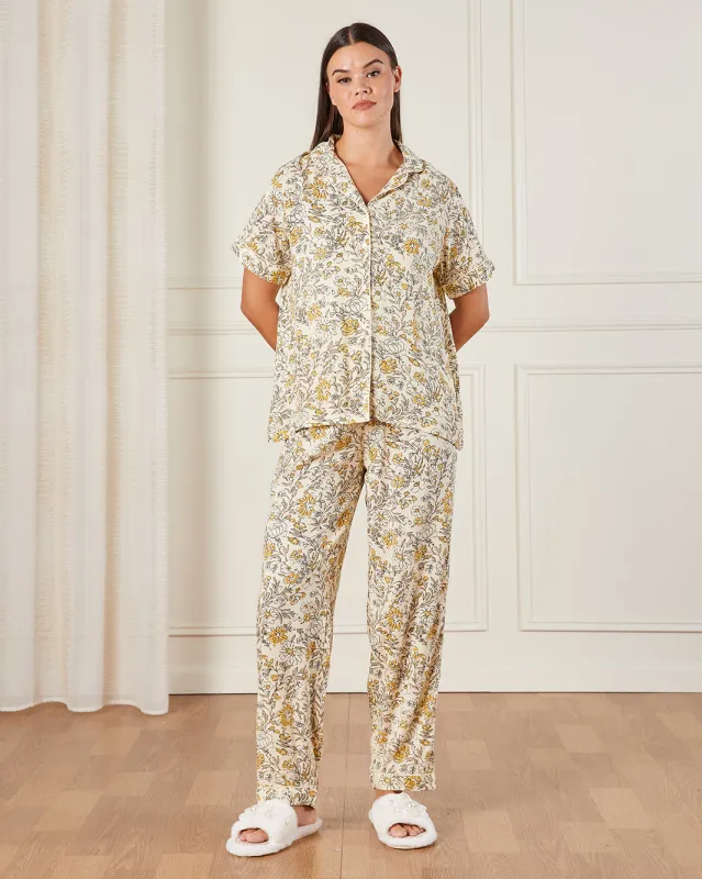Women Green Floral Printed Pyjama Set (2 Piece) sold by Redtag