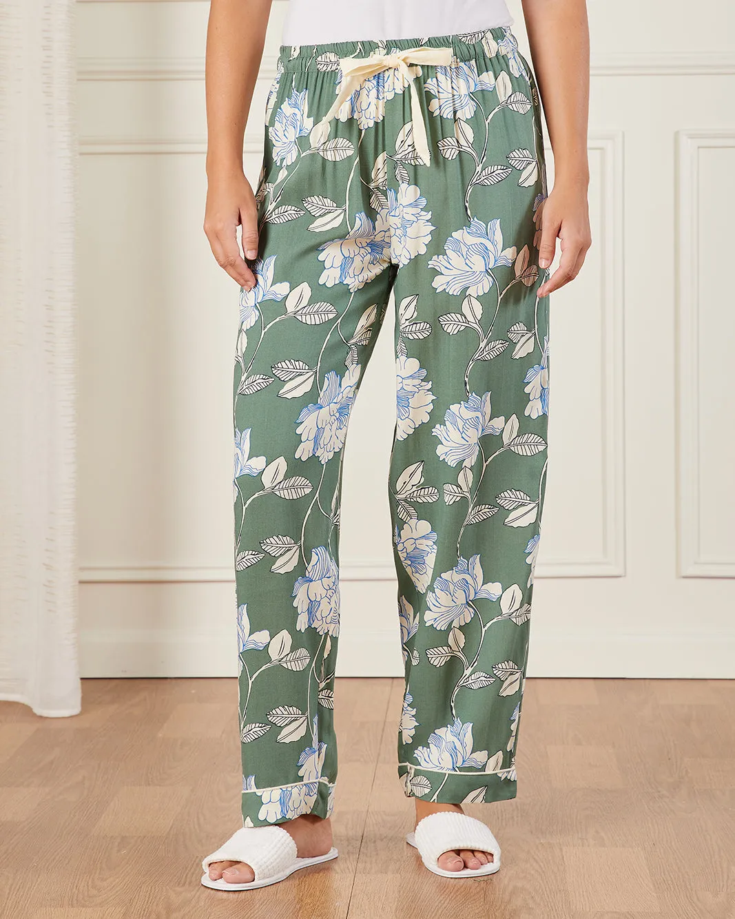 Women Green Collared Pyjama Set (2 Piece) sold by Redtag product image thumbnail 3