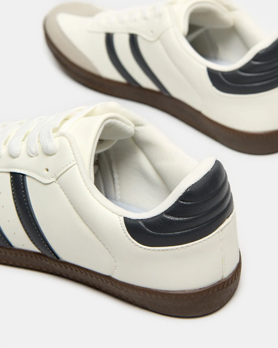Men White And Black Material Block Skate Shoes sold by Redtag product image thumbnail 4