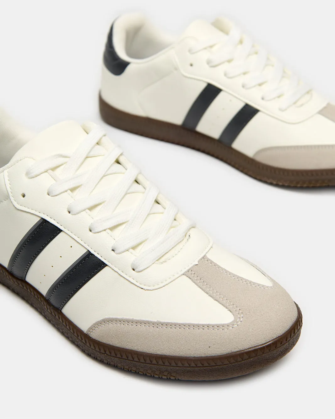 Men White And Black Material Block Skate Shoes sold by Redtag product image thumbnail 3