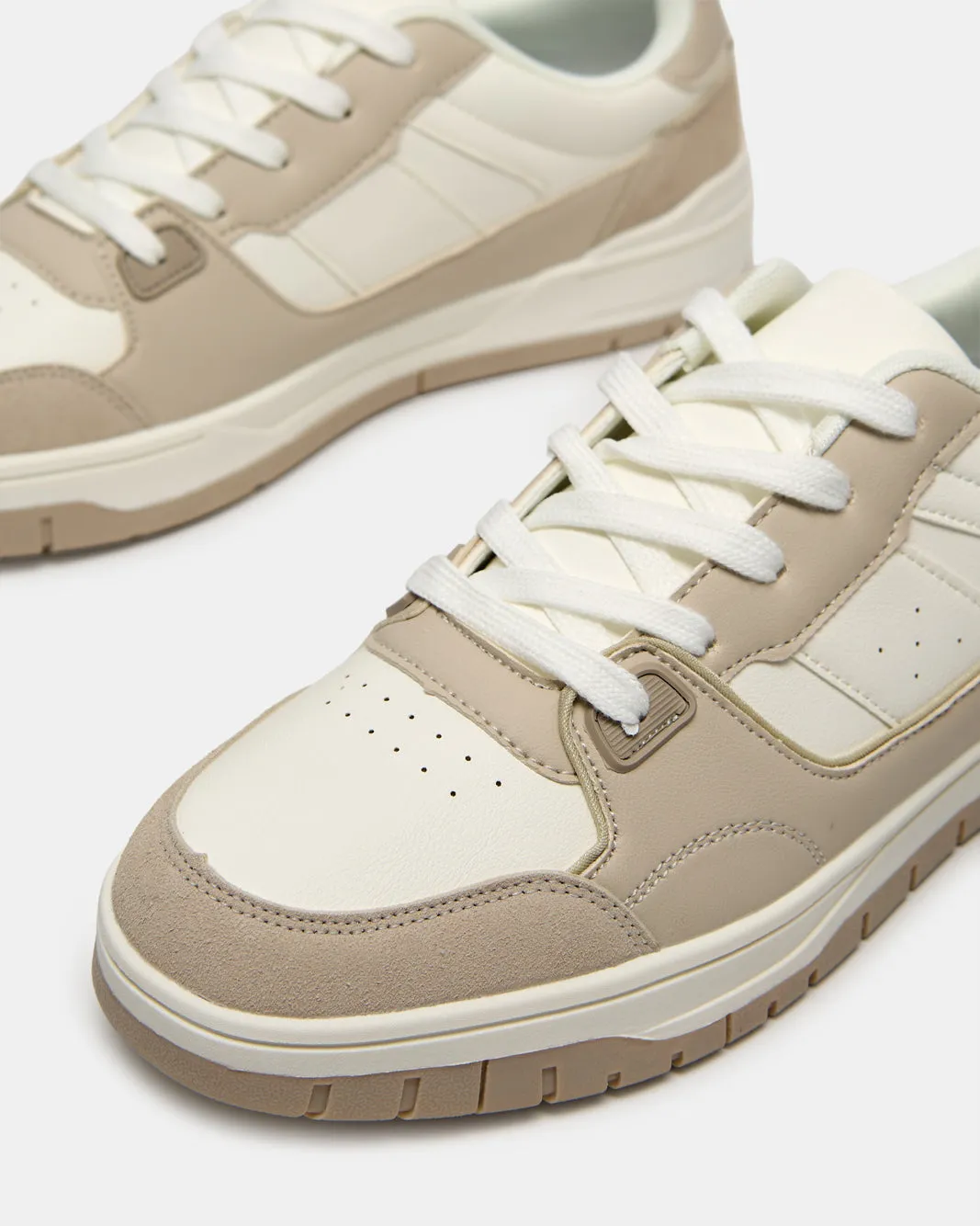 Men White And Brown Material Block Skate Shoes sold by Redtag product image thumbnail 3