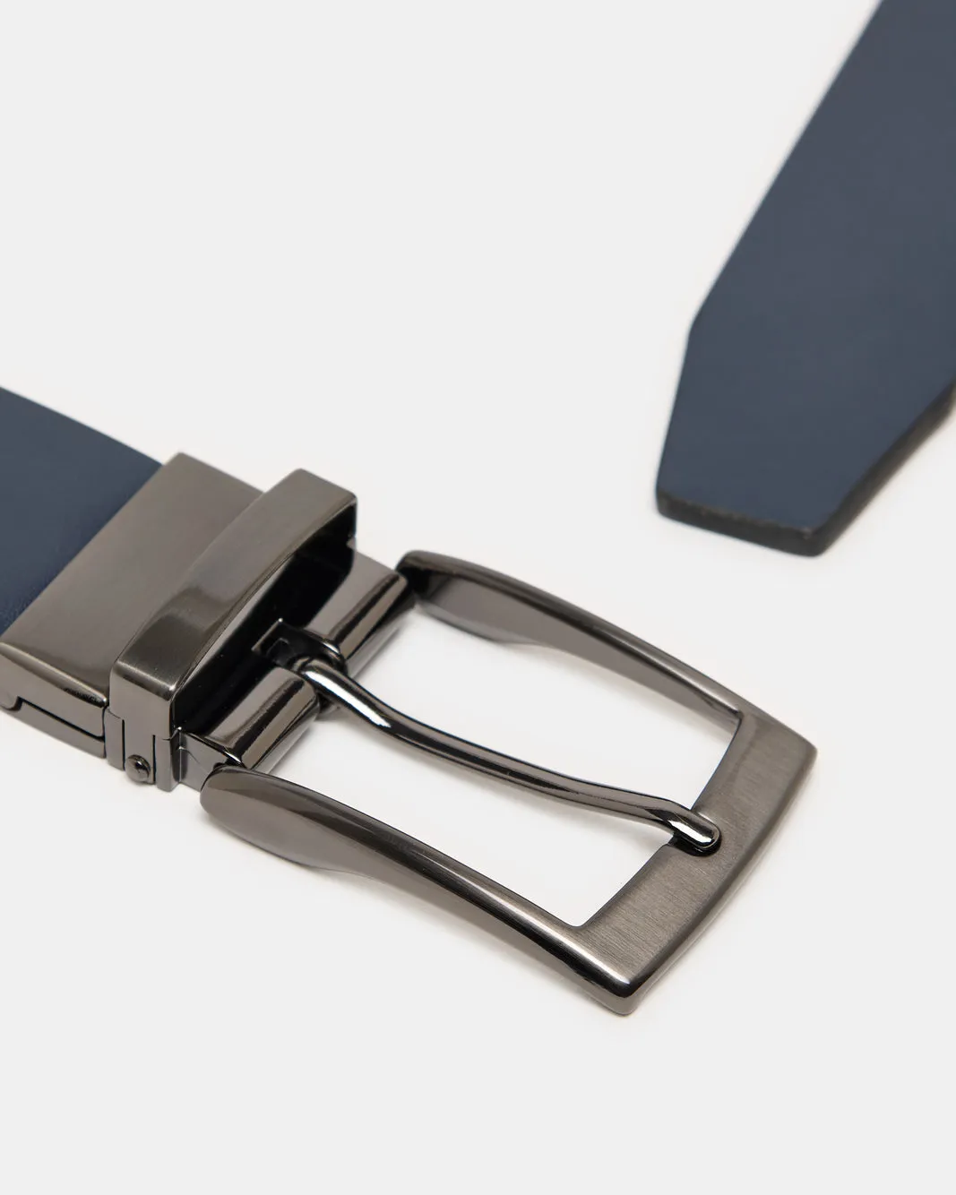 Men Navy And Tan Belt With Twist Buckle Assorted sold by Redtag product image thumbnail 4