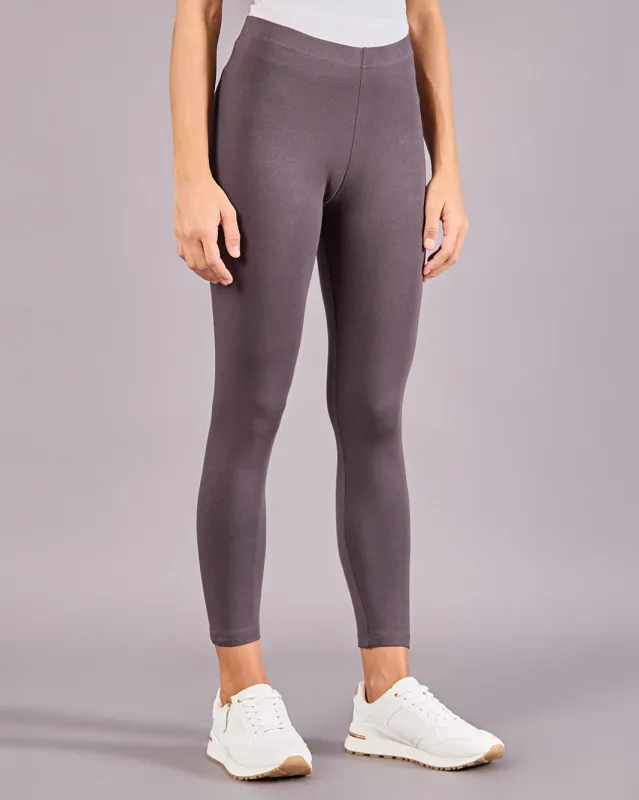 Women Charcoal Solid Cropped  Leggings sold by Redtag