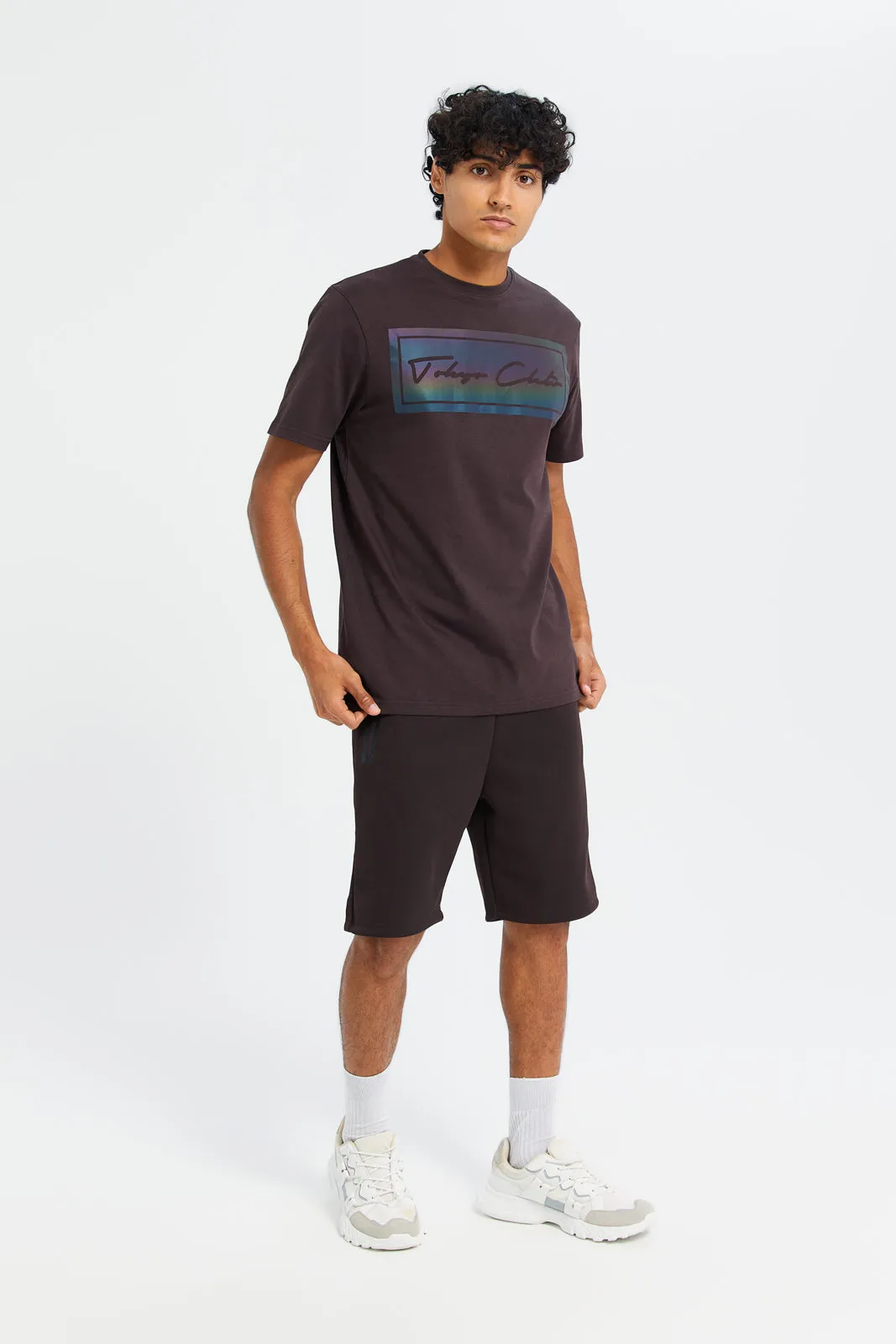 Men Burgundy Mid-Rise Tech Shorts With Zip Pockets sold by Redtag product image thumbnail 2