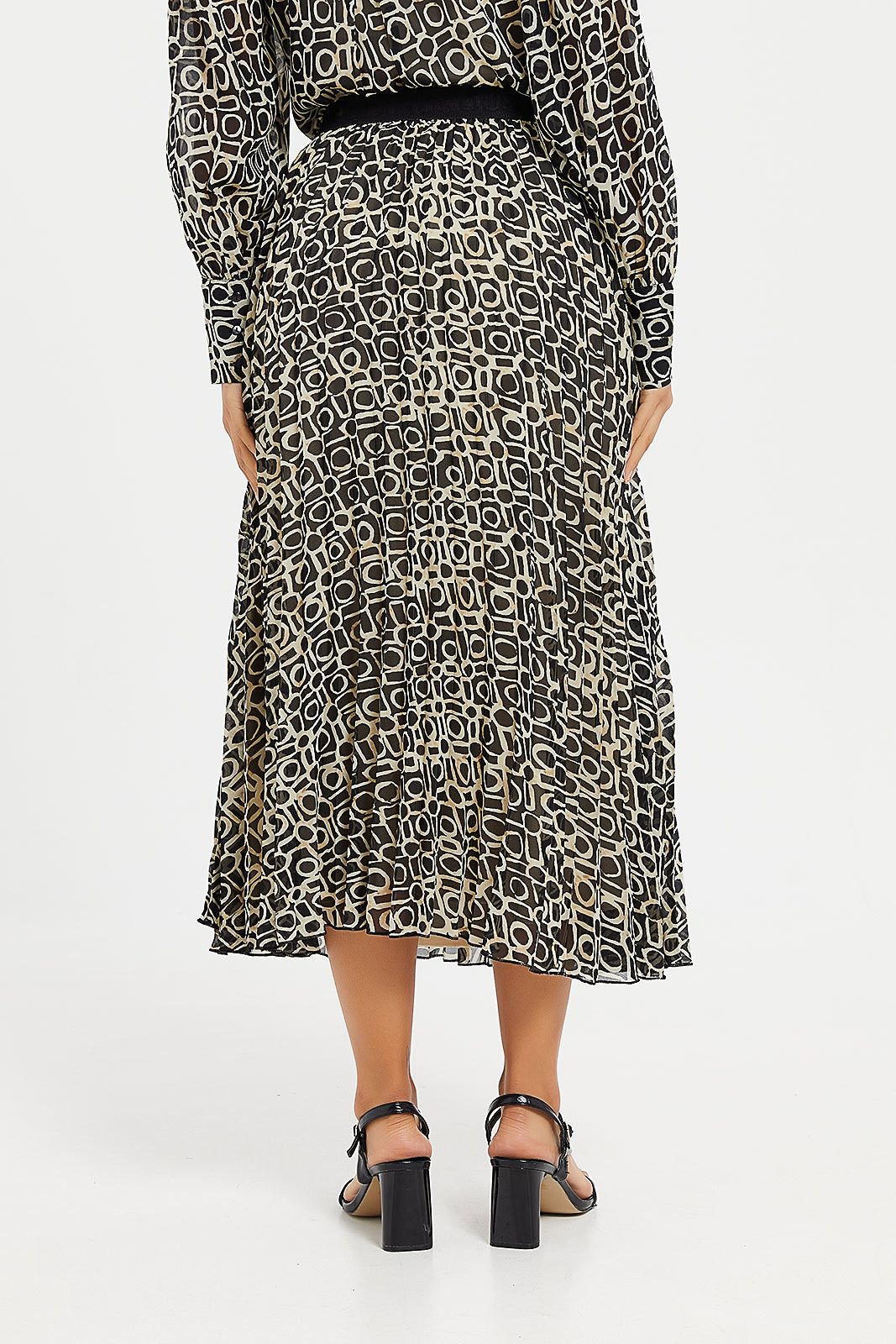 Women Black And Beige Pleated Skirt sold by Redtag product image thumbnail 3