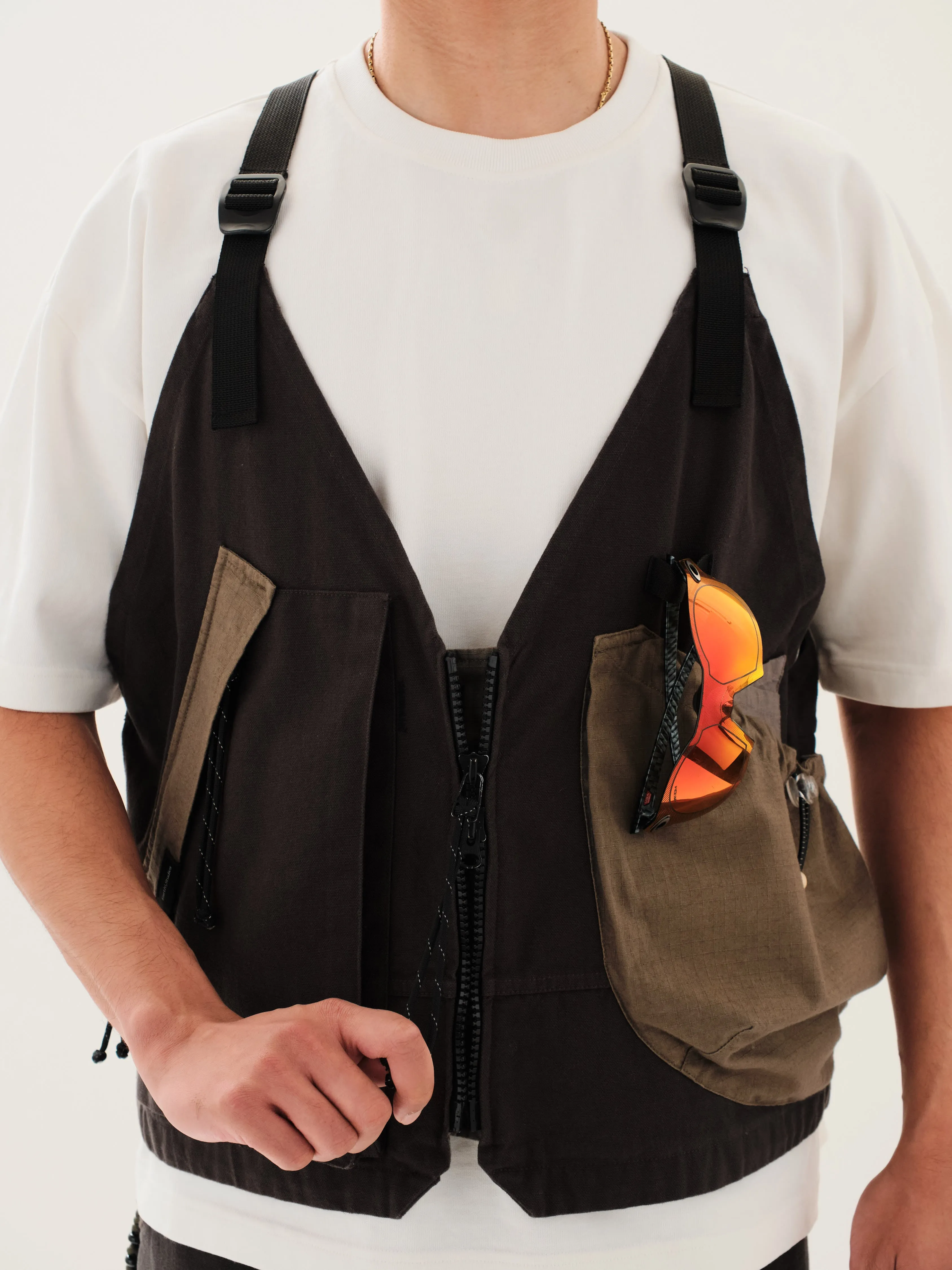 SU-102 Utility Vest sold by Earth Studies product image thumbnail 5