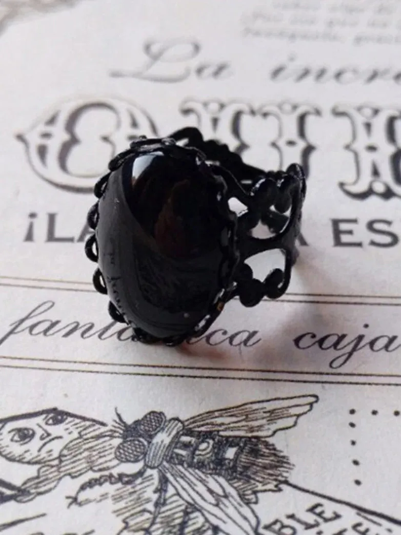 Gothic Vampire Eye Ring sold by Scarlet Darkness product image thumbnail 2