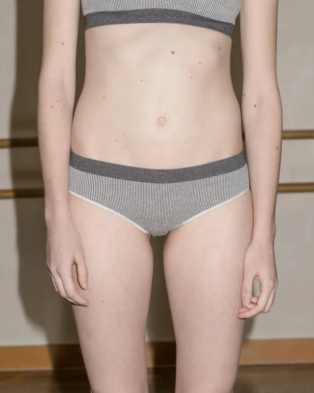 Fine Seamless Bell Pants sold by Baserange