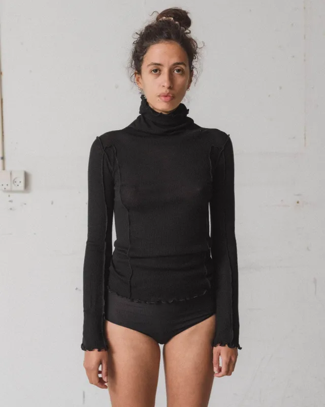 Omato Turtleneck made by Baserange