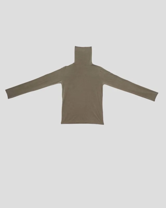 Turtleneck sold by Baserange
