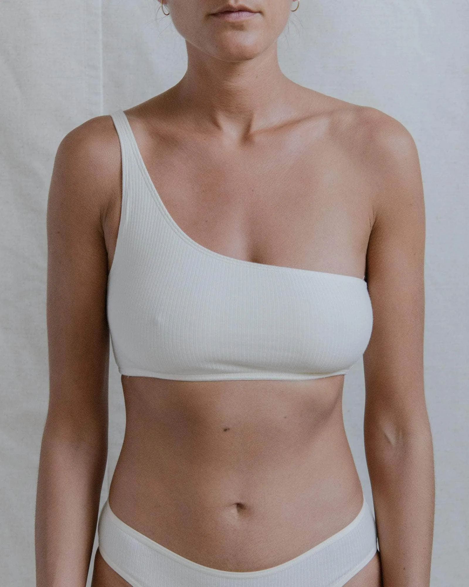 Una Bra sold by Baserange product image thumbnail 4