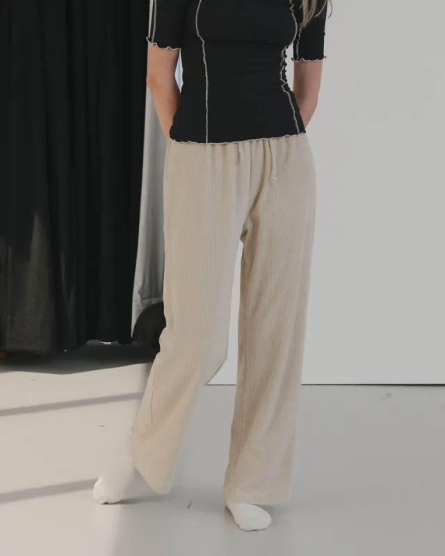 Pose pants sold by Baserange