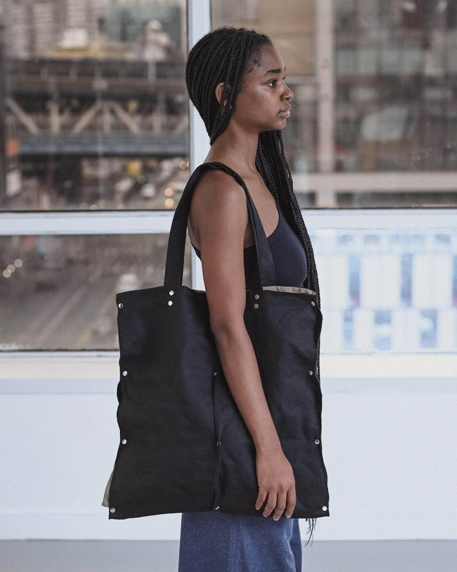 Clavo Bag sold by Baserange