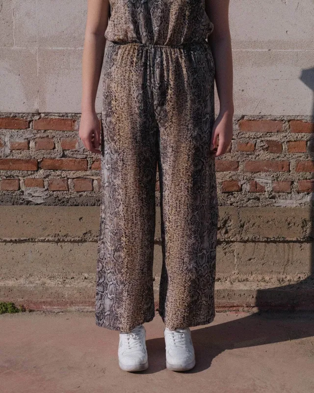 Stoa Pants sold by Baserange