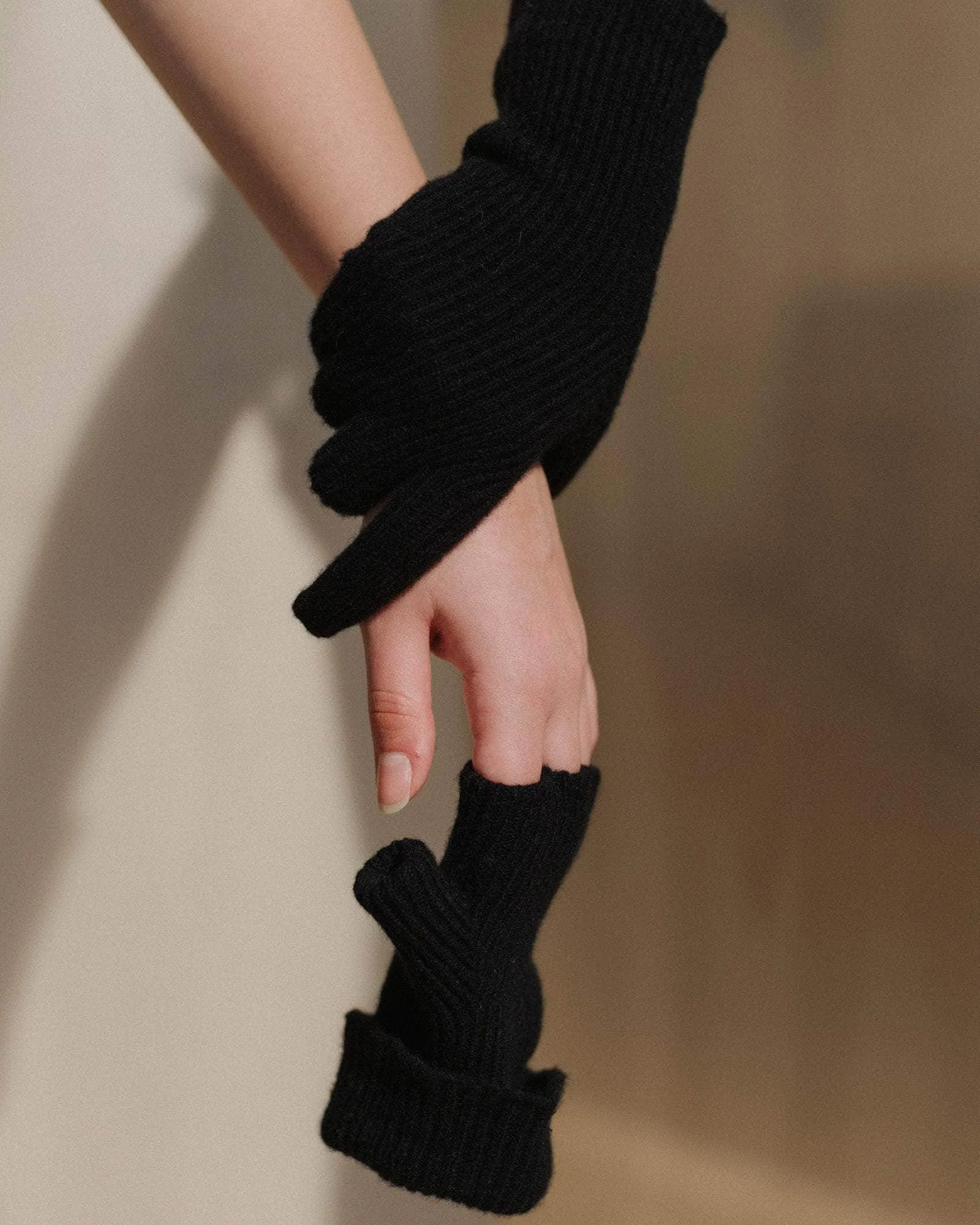 Pack - Whit Beanie & Ribbed Gloves sold by Baserange product image thumbnail 5