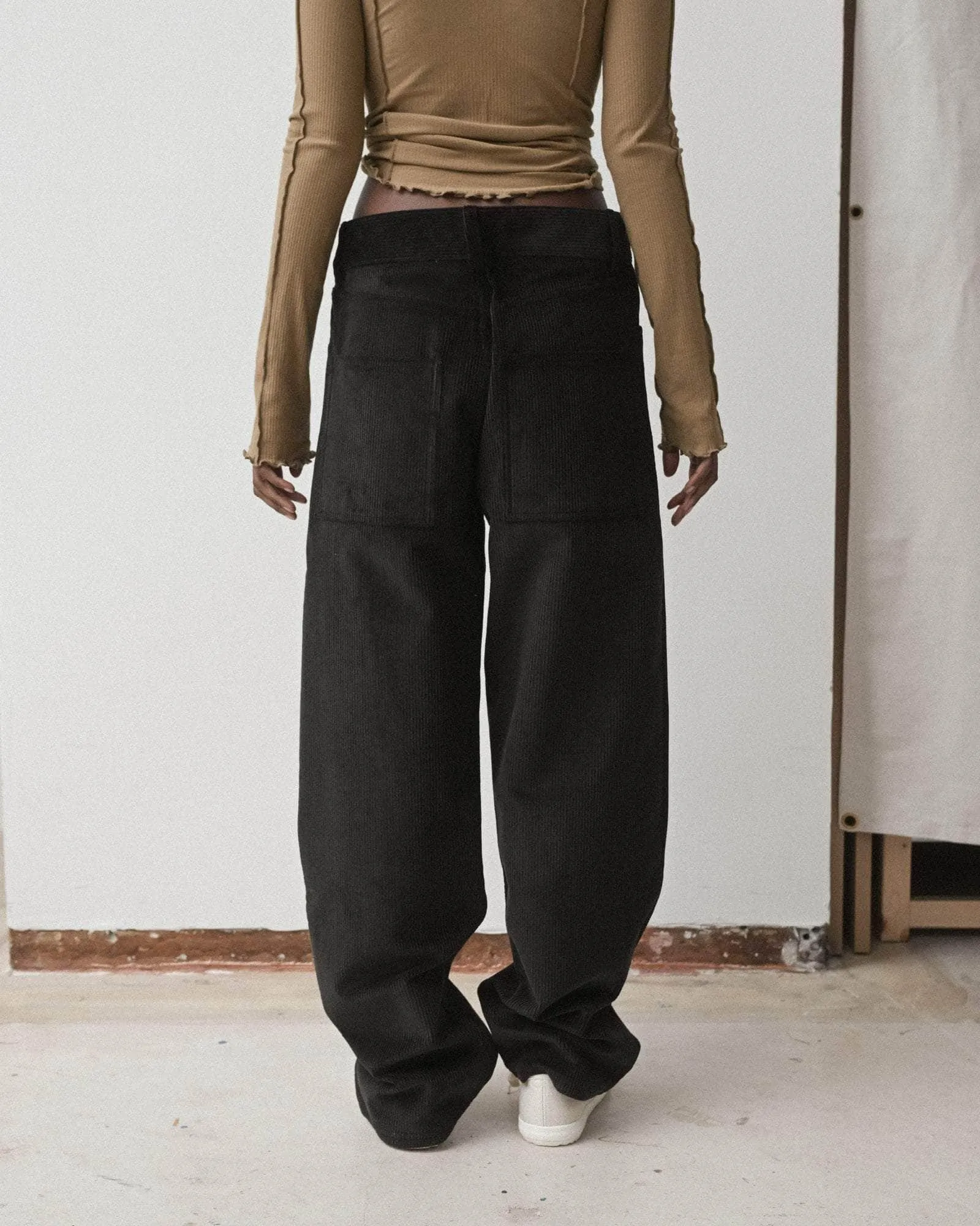 Indre Pants sold by Baserange product image thumbnail 2