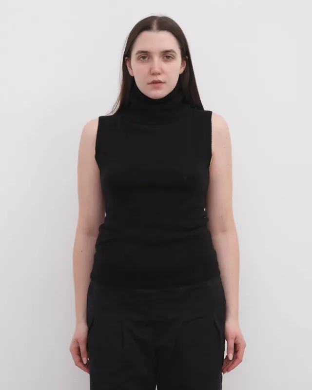Tier Turtleneck Vest made by Baserange