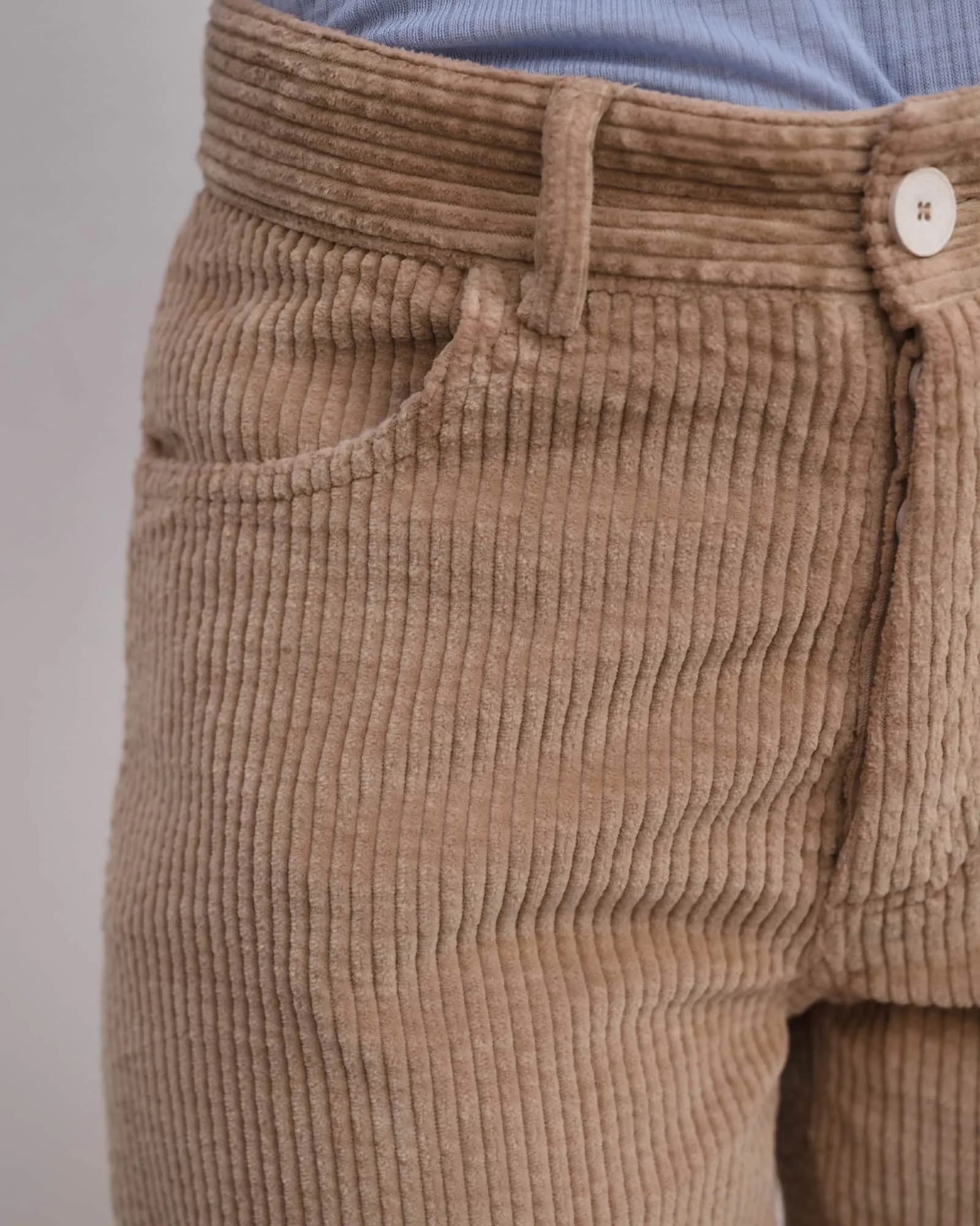 Tajo Pants sold by Baserange product image thumbnail 4